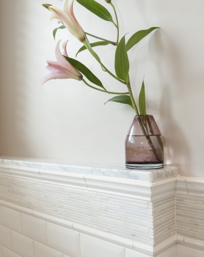 Mantle with flower